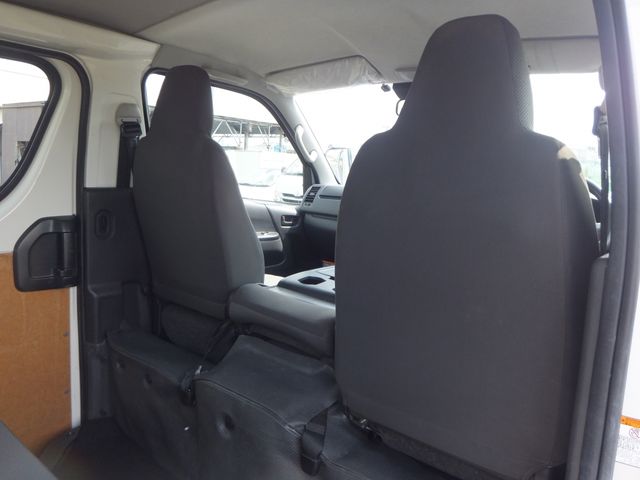 TOYOTA HIACE van 4WD 2018