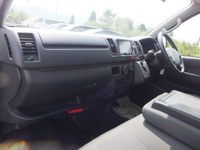 TOYOTA HIACE van 4WD 2018