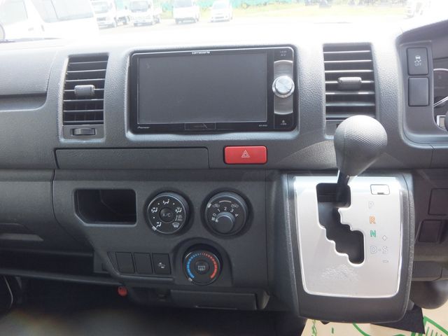 TOYOTA HIACE van 4WD 2018