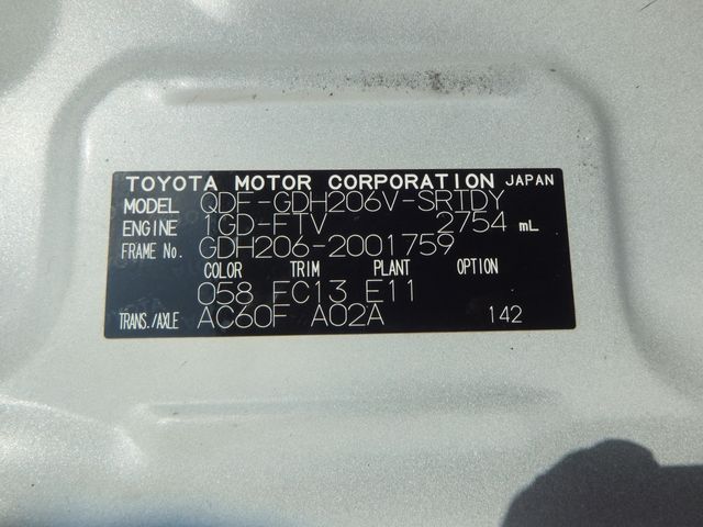 TOYOTA HIACE van 4WD 2018