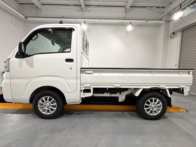 DAIHATSU HIJET truck 4WD 2017