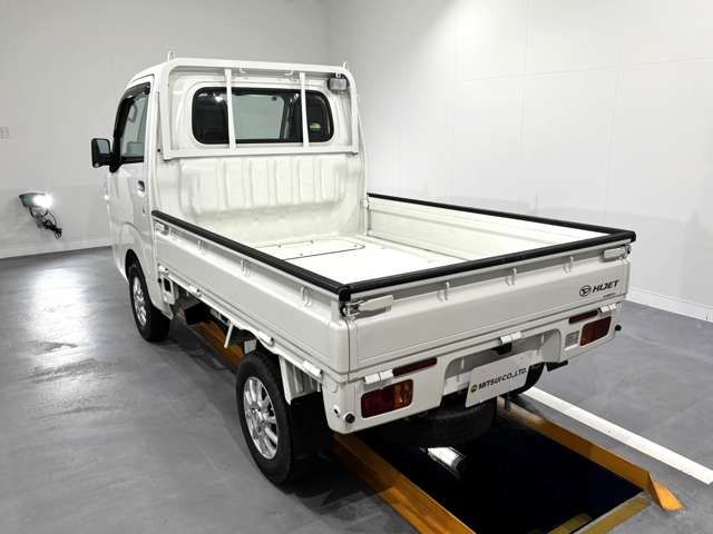 DAIHATSU HIJET truck 4WD 2017