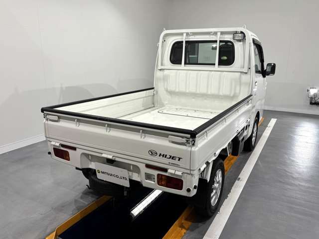 DAIHATSU HIJET truck 4WD 2017