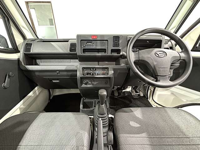 DAIHATSU HIJET truck 4WD 2017