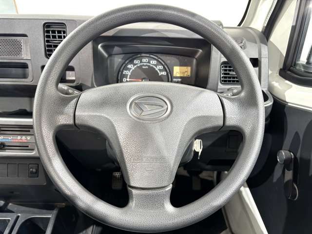 DAIHATSU HIJET truck 4WD 2017