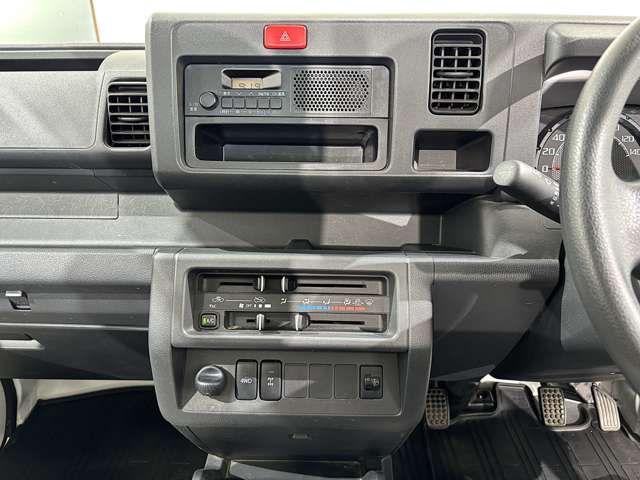 DAIHATSU HIJET truck 4WD 2017