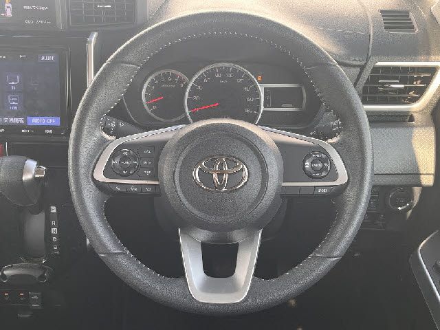 TOYOTA ROOMY 2021