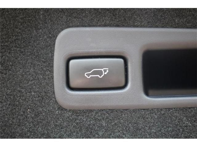 TOYOTA HARRIER HYBRID 2017