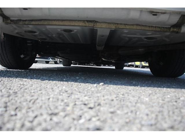 TOYOTA NOAH HYBRID 2016