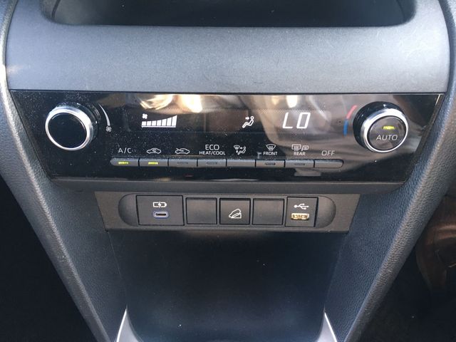 TOYOTA YARIS CROSS HYBRID 2023