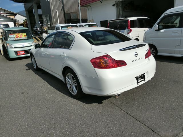 NISSAN SKYLINE 2010