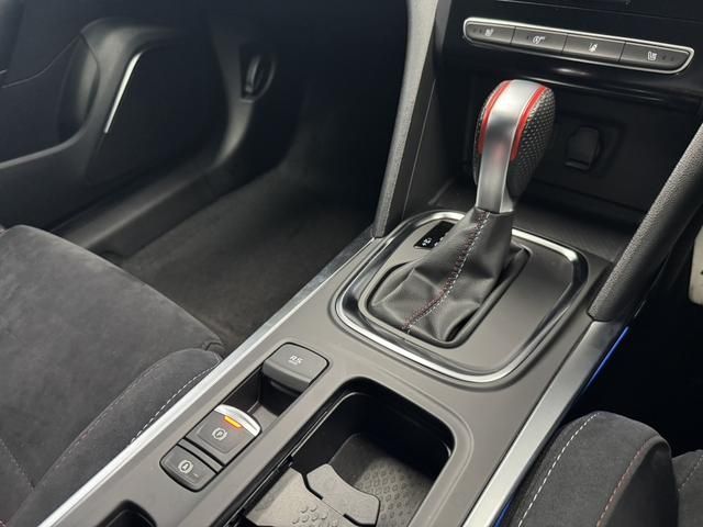 RENAULT RENAULT MEGANE hatchback 2022