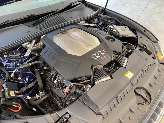 AUDI AUDI RS6 AVANT 2021