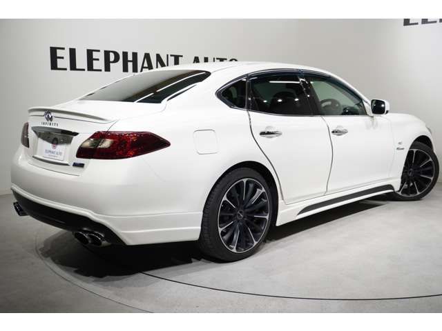 NISSAN FUGA HYBRID 2012