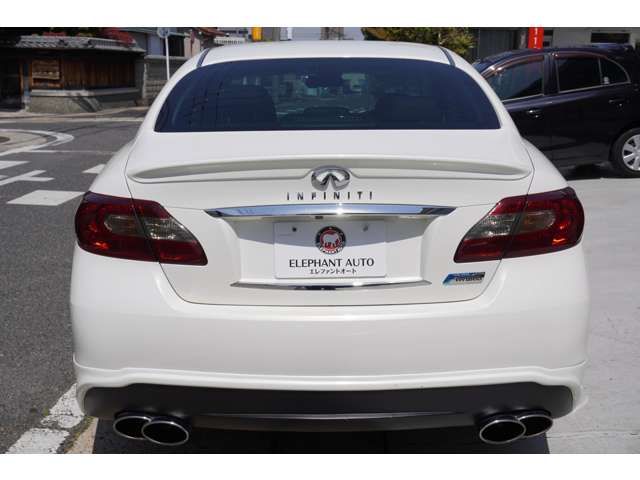 NISSAN FUGA HYBRID 2012