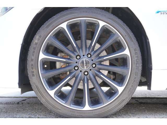 NISSAN FUGA HYBRID 2012