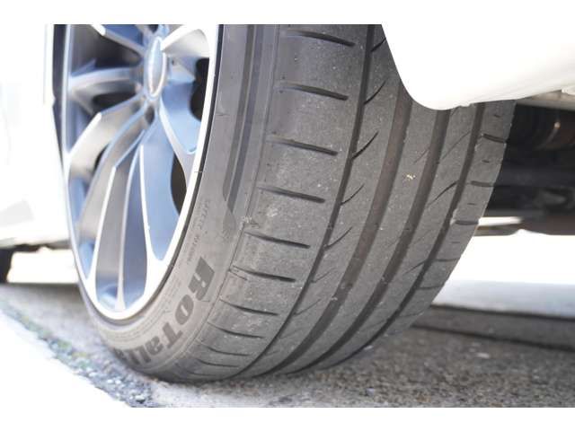 NISSAN FUGA HYBRID 2012