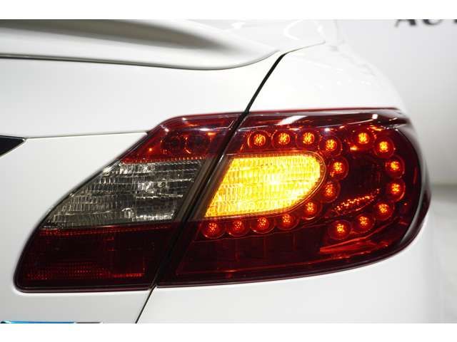 NISSAN FUGA HYBRID 2012