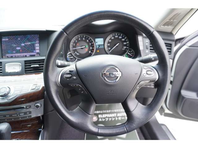 NISSAN FUGA HYBRID 2012