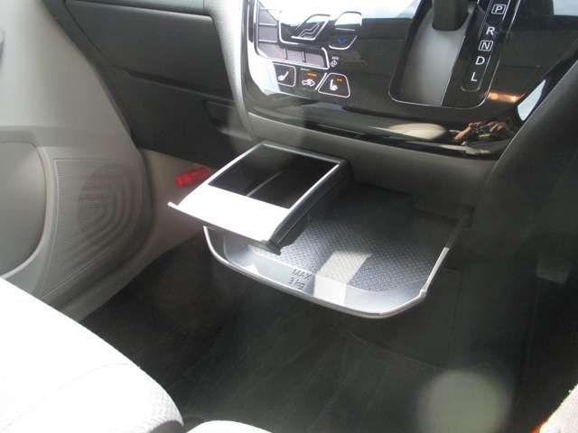 MITSUBISHI eK WAGON 4WD 2024