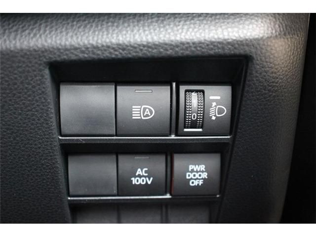 TOYOTA VOXY HYBRID 2023