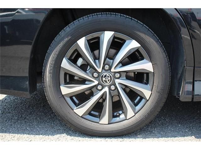 TOYOTA VOXY HYBRID 2023