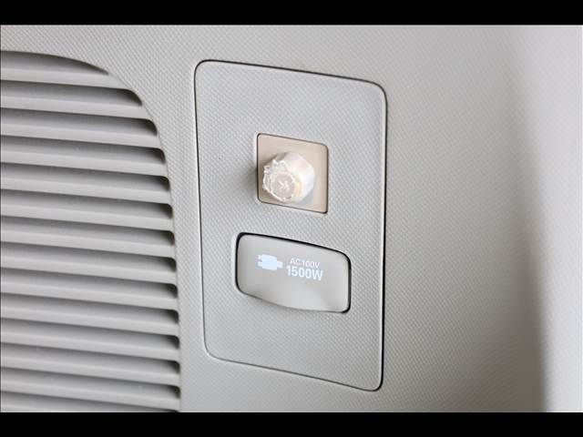 TOYOTA ESTIMA HYBRID 4WD 2010