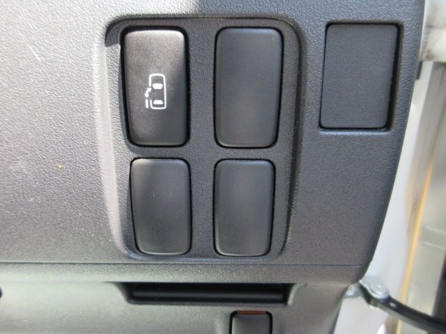 DAIHATSU TANTO CUSTOM 4WD 2011