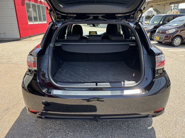 TOYOTA LEXUS CT200h 2012