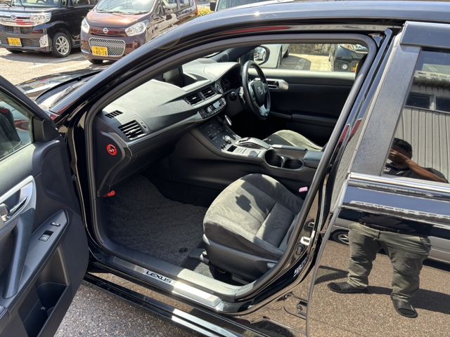 TOYOTA LEXUS CT200h 2012