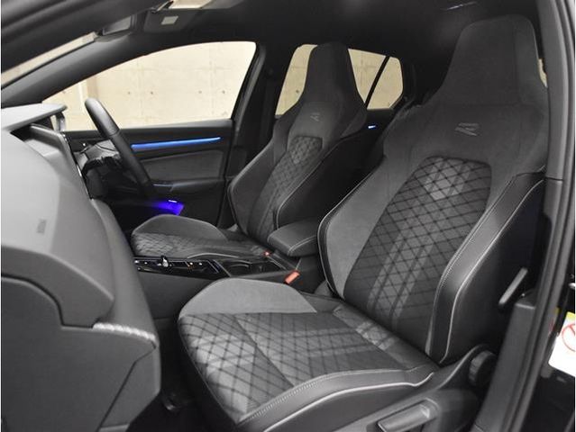 VOLKSWAGEN VOLKSWAGEN GOLF 2023