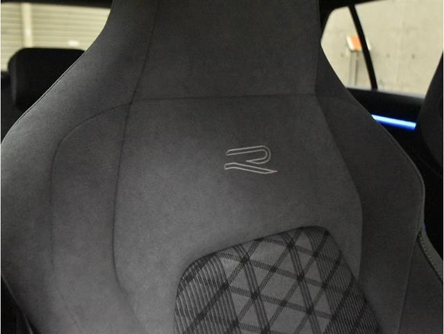 VOLKSWAGEN VOLKSWAGEN GOLF 2023