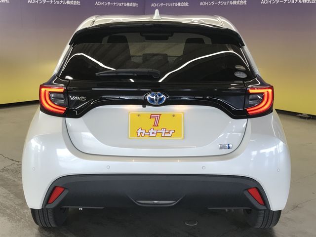 TOYOTA YARIS HYBRID 2020