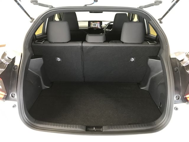 TOYOTA YARIS HYBRID 2020