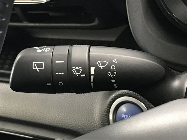 TOYOTA YARIS HYBRID 2020