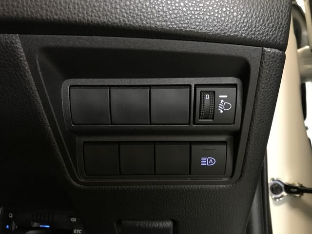 TOYOTA YARIS HYBRID 2020