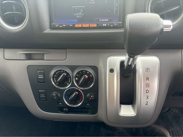 NISSAN NV350 CARAVAN 4WD 2015