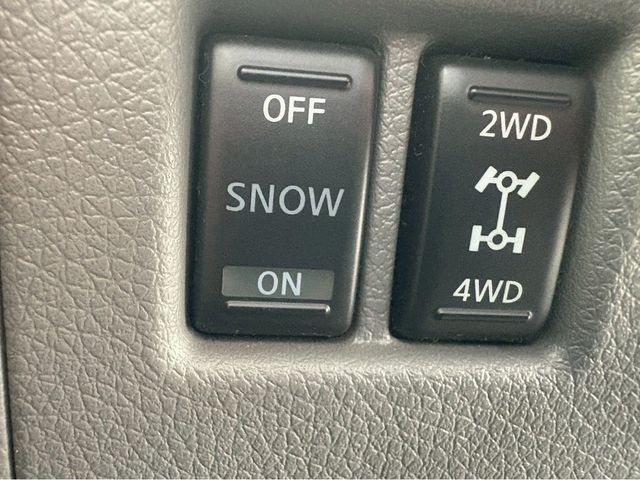 NISSAN NV350 CARAVAN 4WD 2015