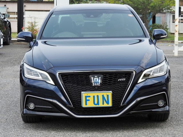 TOYOTA CROWN sedan hybrid 2022