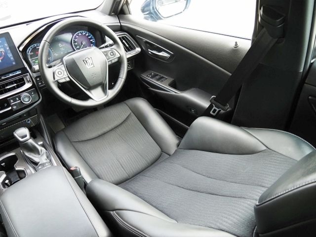 TOYOTA CROWN sedan hybrid 2022