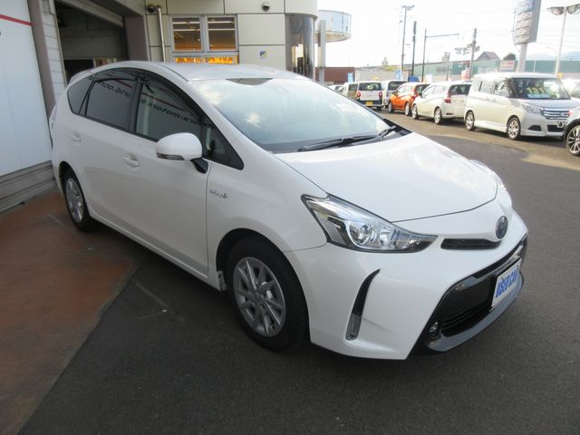 TOYOTA PRIUS Alpha 2018
