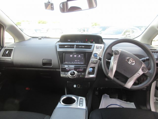 TOYOTA PRIUS Alpha 2018