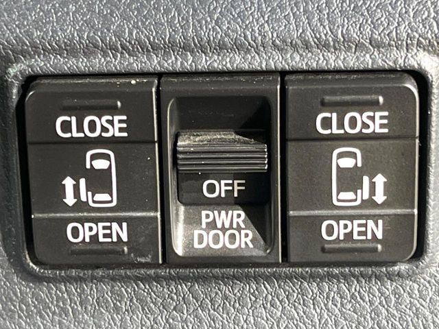 TOYOTA SIENTA HYBRID 2018