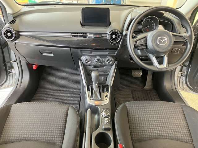 MAZDA DEMIO 4WD 2019