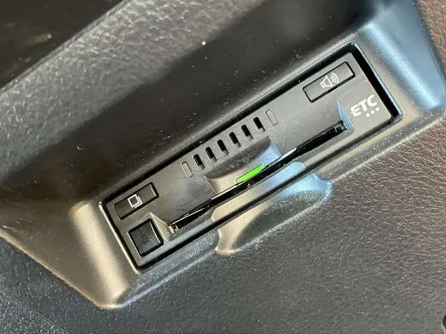 TOYOTA VITZ  4WD 2016