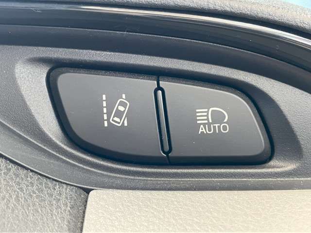 TOYOTA VITZ  4WD 2016