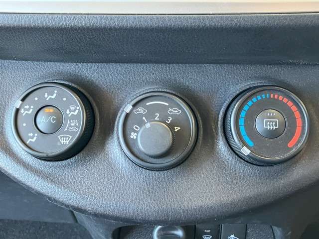 TOYOTA VITZ  4WD 2016