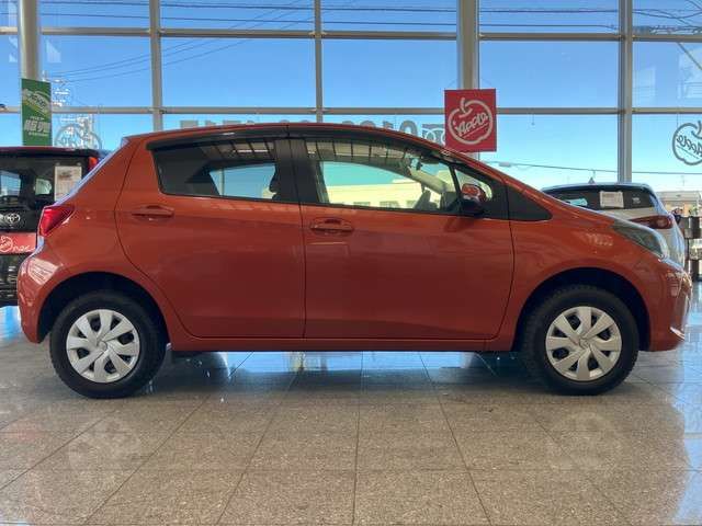 TOYOTA VITZ  4WD 2016
