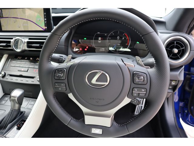 TOYOTA LEXUS RC300 2024