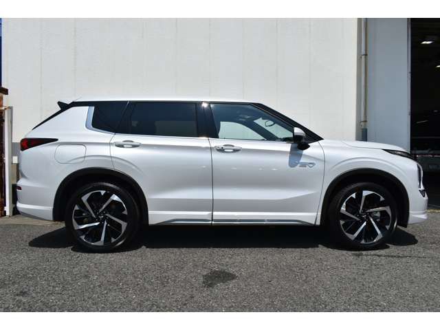 MITSUBISHI OUTLANDER PHEV 2024